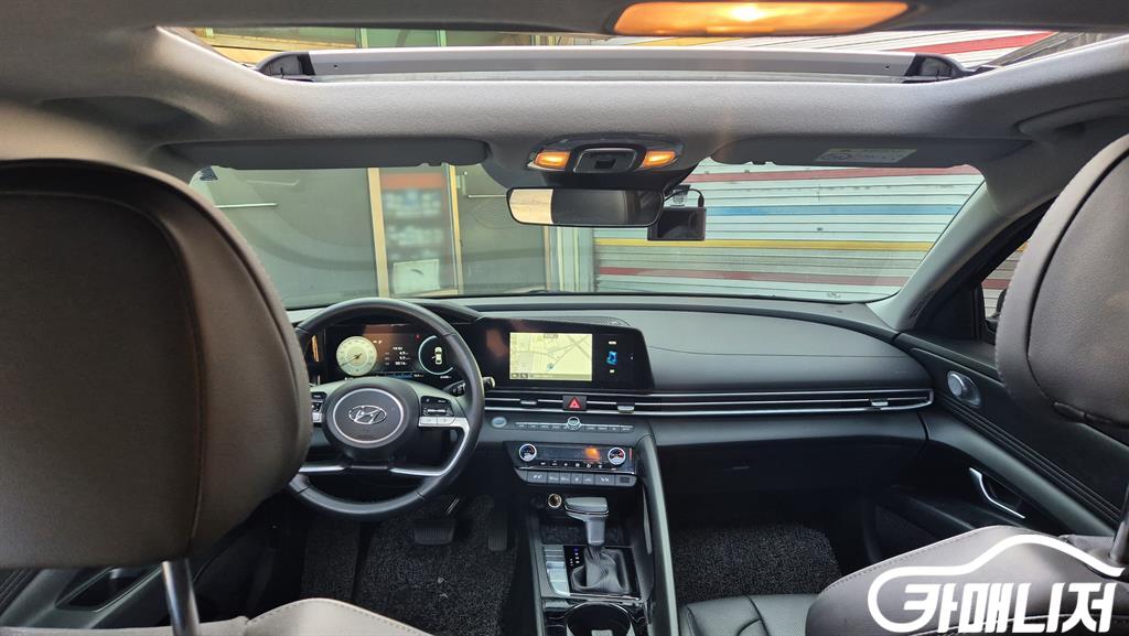 Hyundai Avante 1.6 Inspiration thumbnail 6