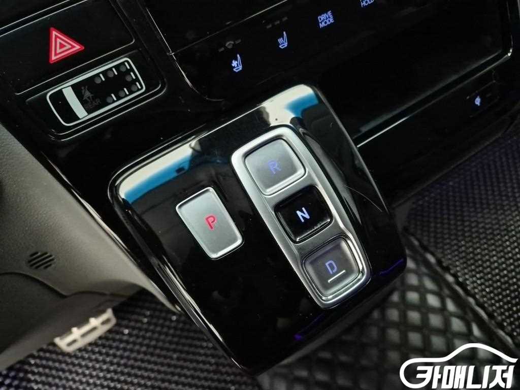 Hyundai Staria 4WD Diesel Lounge Inspiration thumbnail 8