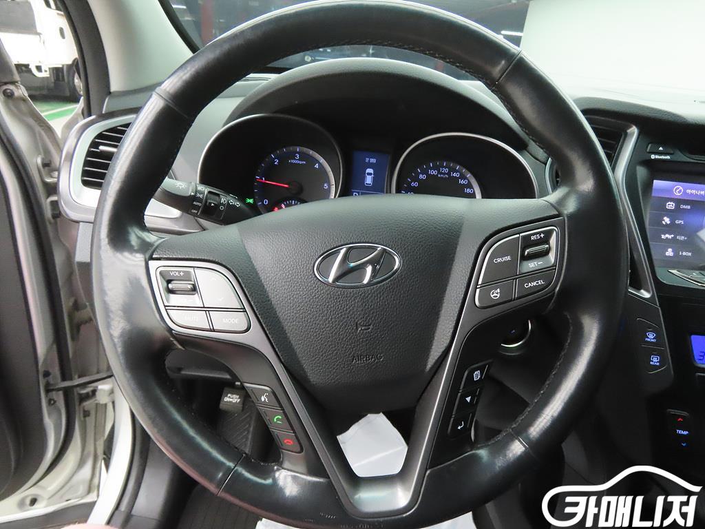 Hyundai Santa Fe Santa Fe DM Diesel 2WD 2.0 Premium thumbnail 8