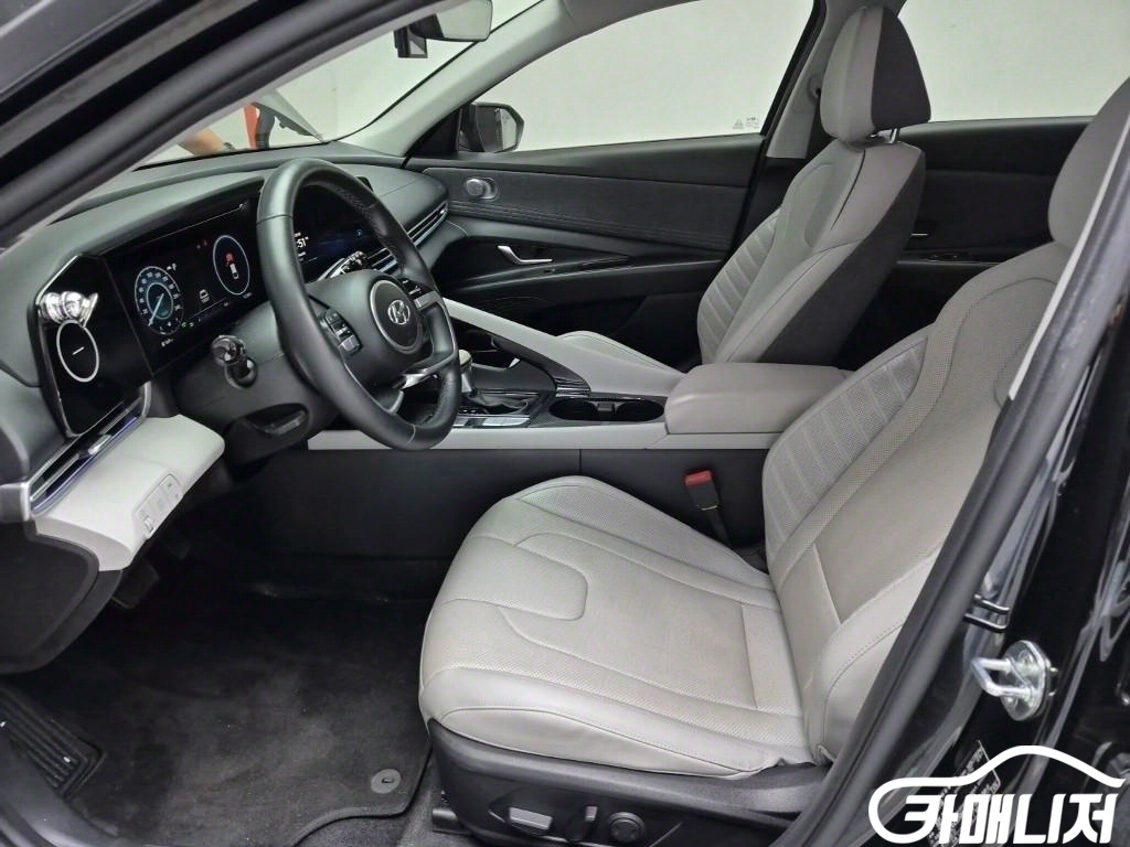 Hyundai Avante Avante Hybrid Inspiration thumbnail 7