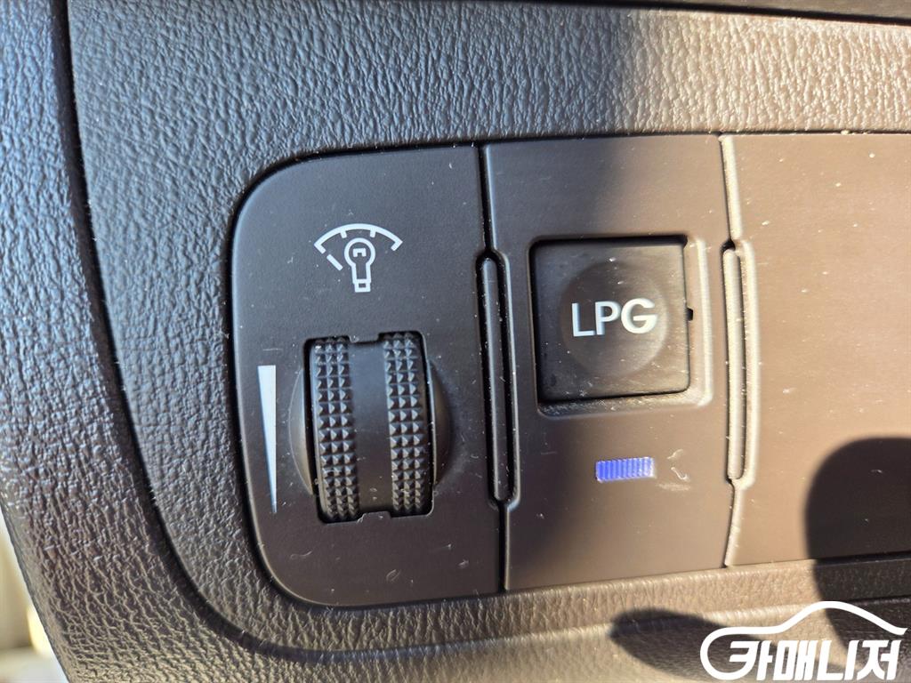 Hyundai Sonata NF Sonata Transform N20 Luxury thumbnail 16