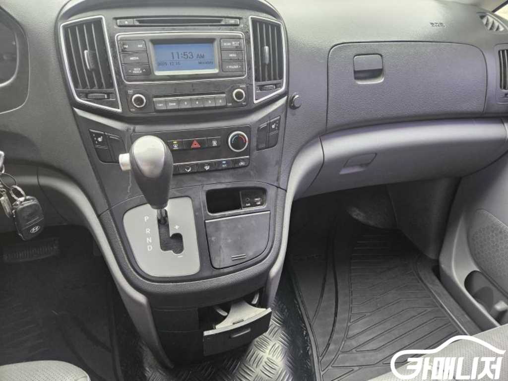 Hyundai Starex Grand Starex Van 3-Seater thumbnail 12