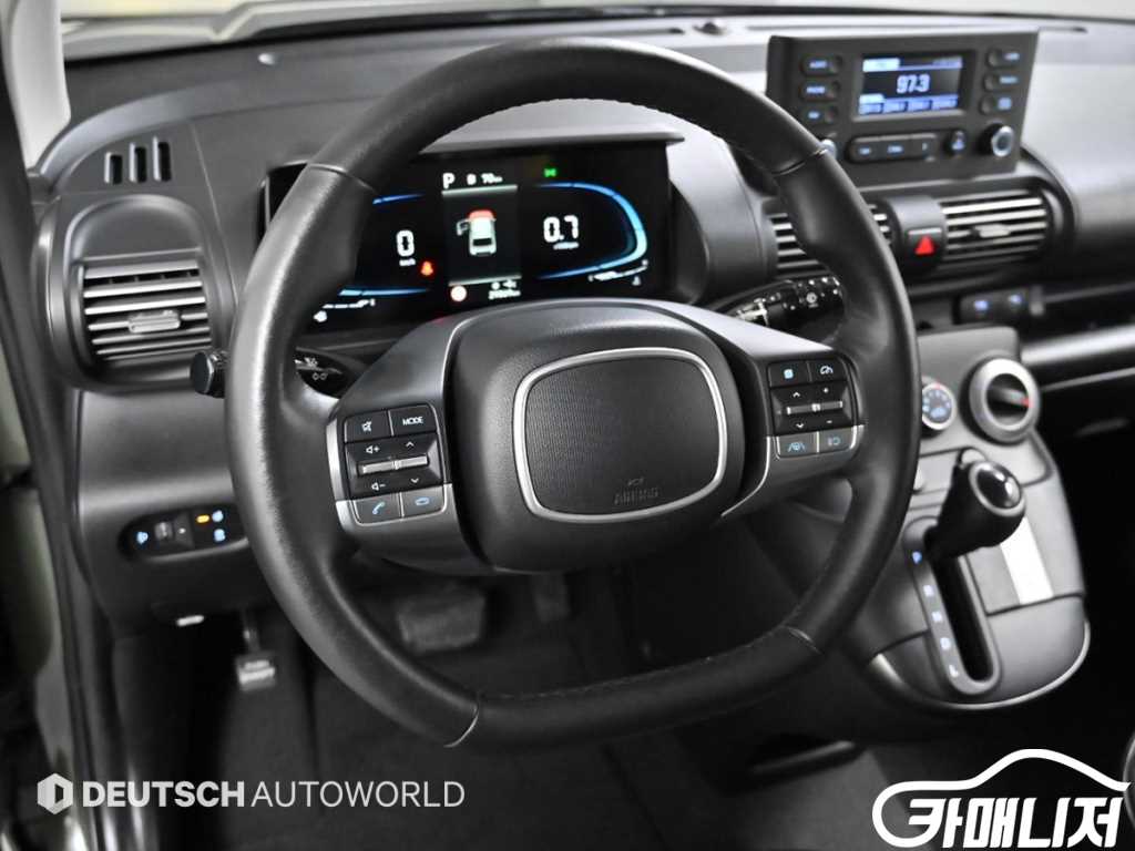 Hyundai Casper 1.0 Gasoline Van thumbnail 13