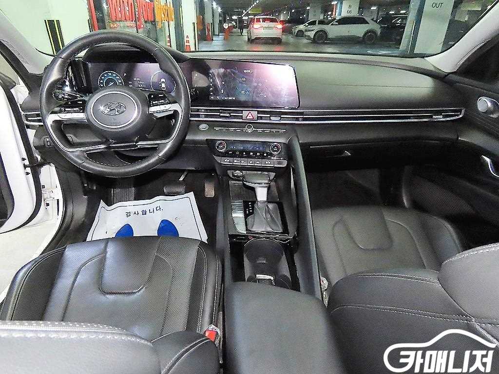 Hyundai Avante 1.6 Inspiration thumbnail 10