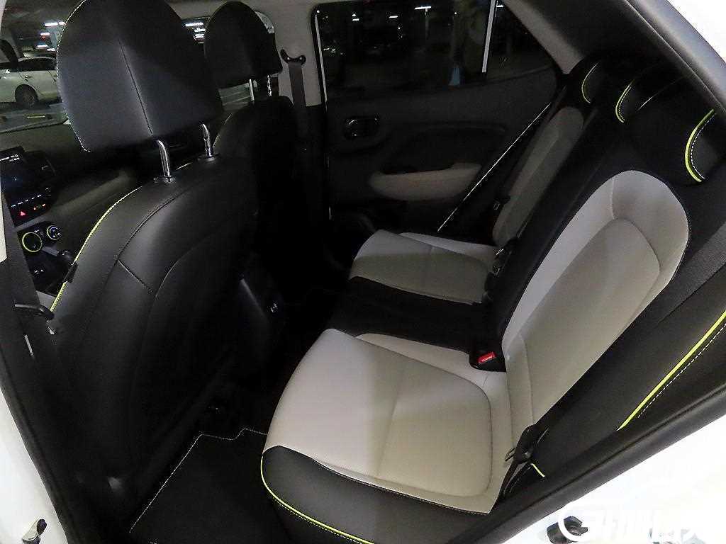 Hyundai Venue BeNew 1.6 Peulreokseu thumbnail 7