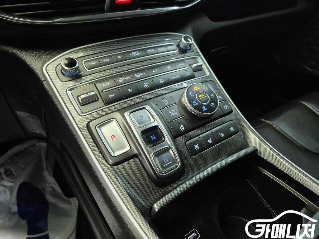 Hyundai Santa Fe The New Santa Fe Diesel 2.2 4WD Premium Choice thumbnail 8