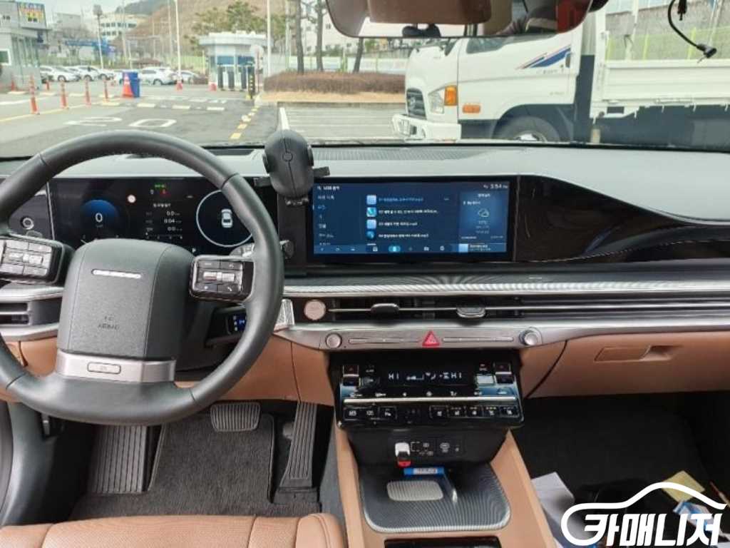 Hyundai Grandeur Gasoline 2.5 2WD thumbnail 4