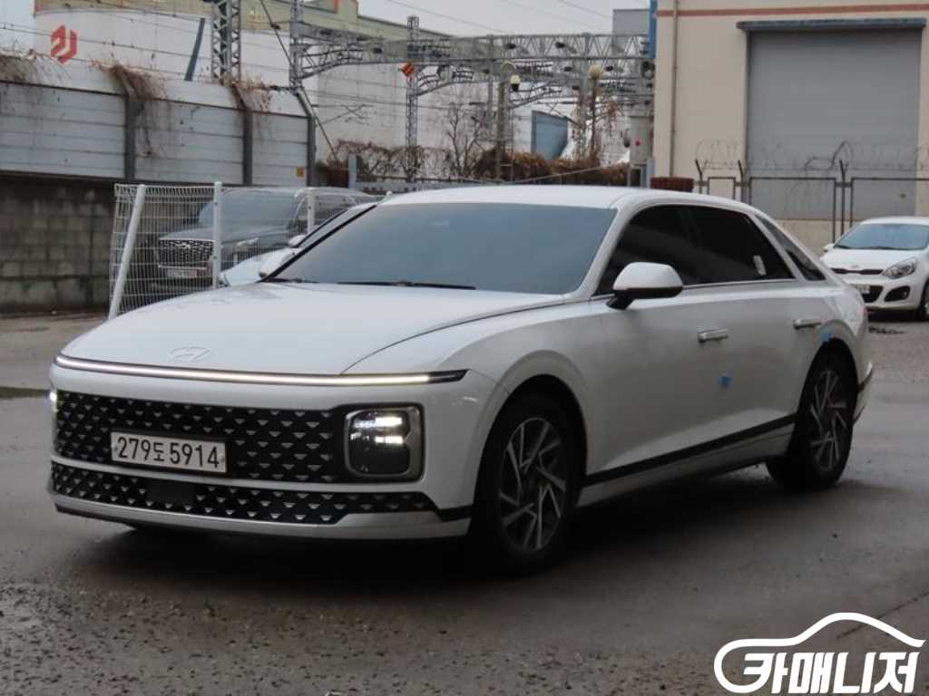 Hyundai Grandeur Grandeur Hybrid Premium thumbnail 2