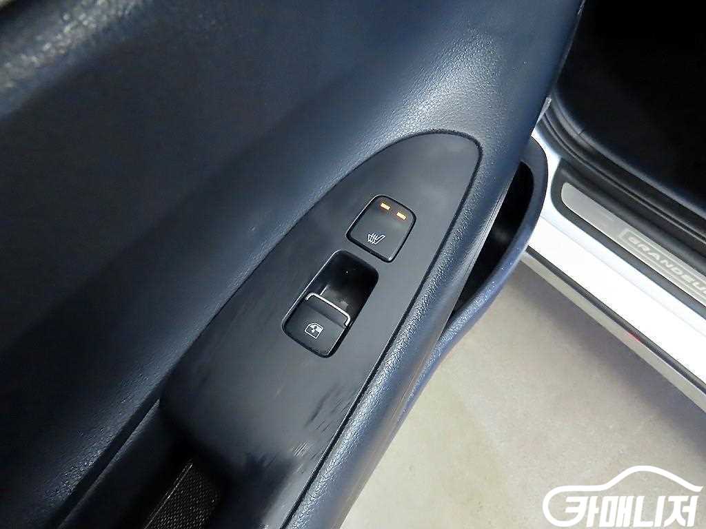 Hyundai Grandeur The New Grandeur IG Hybrid Premium Choice thumbnail 17