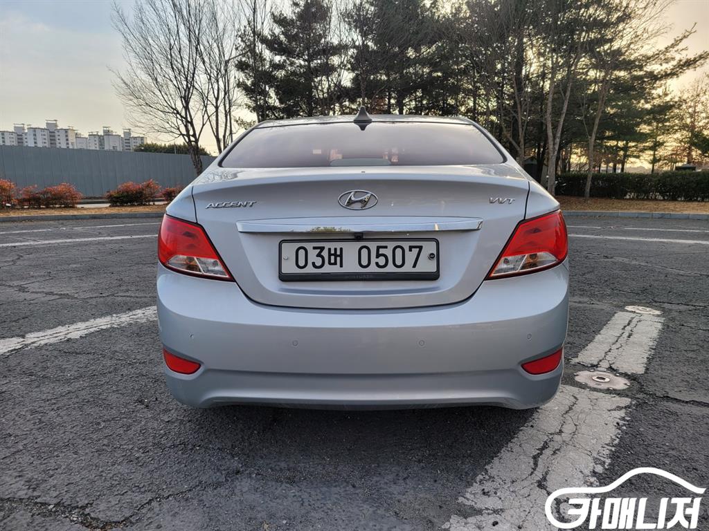 Hyundai Accent AccentFacelift 1.4VVT Modern thumbnail 6