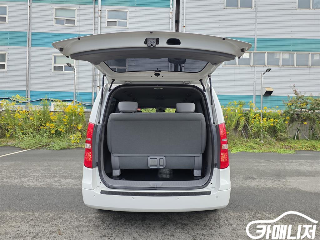 Hyundai Starex The New Grand Starex 2WD Wagon 12-Seater thumbnail 15