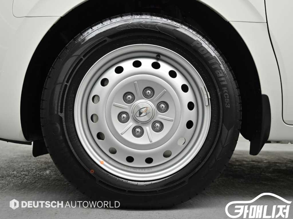 Hyundai Staria 2WD Diesel Cargo Smart thumbnail 5