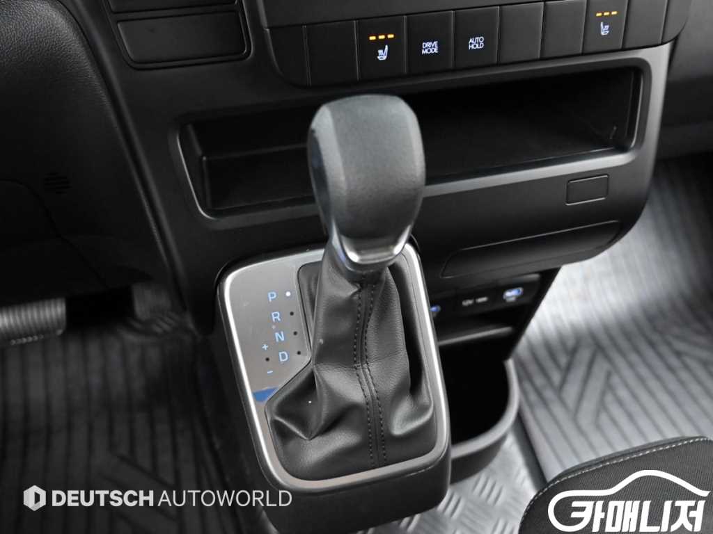 Hyundai Staria 2WD Diesel Cargo Smart thumbnail 9