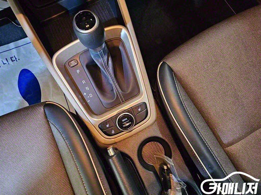 Hyundai Venue BeNew 1.6 Peulreokseu thumbnail 10