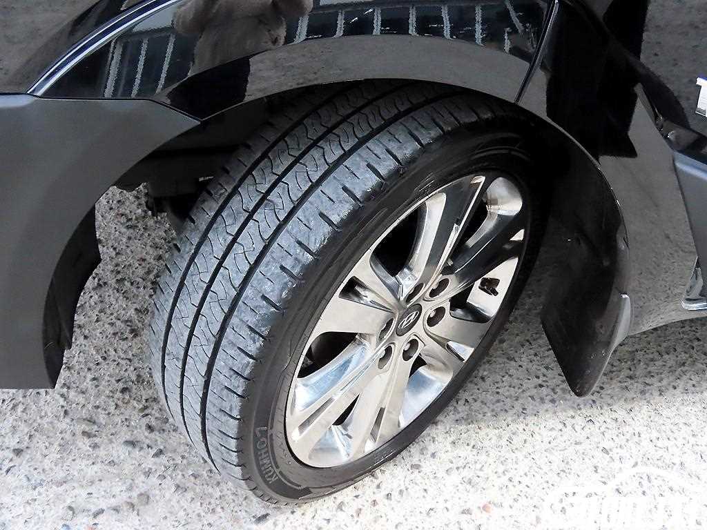 Hyundai Solati Luxury thumbnail 19