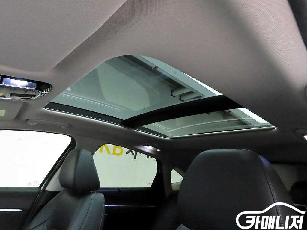 Hyundai Sonata 2.0 Premium Family thumbnail 16