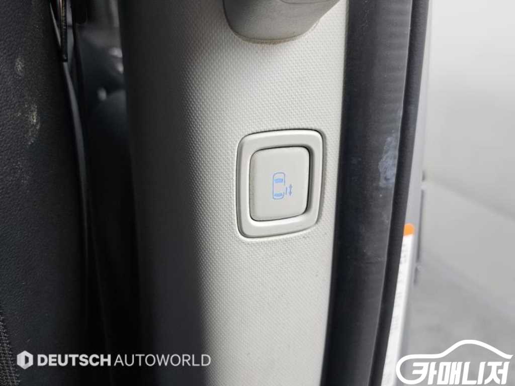 Hyundai Staria 4WD Diesel Tourer Modern thumbnail 18