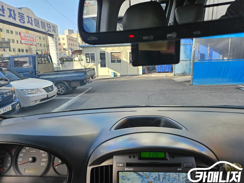 Hyundai Starex Grand Starex Van 5-Seater thumbnail 14