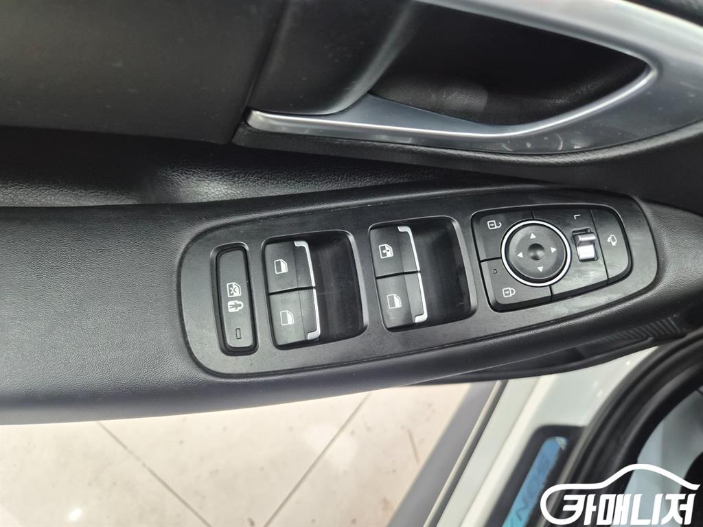 Hyundai Sonata 2.0 Premium thumbnail 11