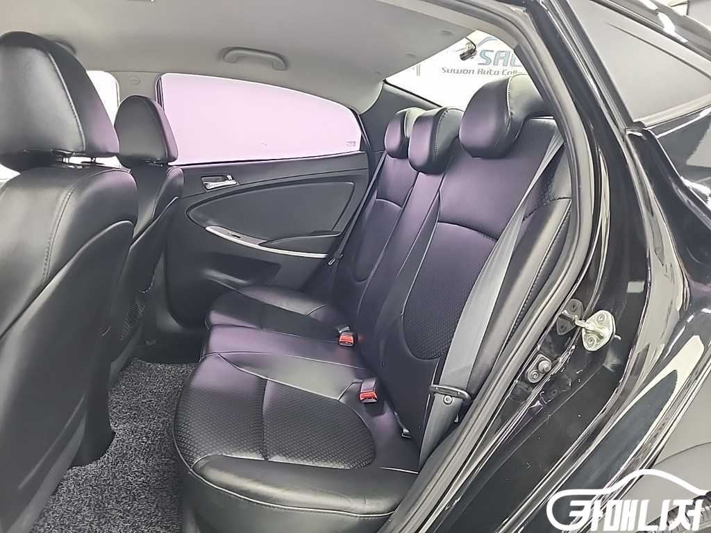 Hyundai Accent AccentFacelift 1.6GDI Top thumbnail 12