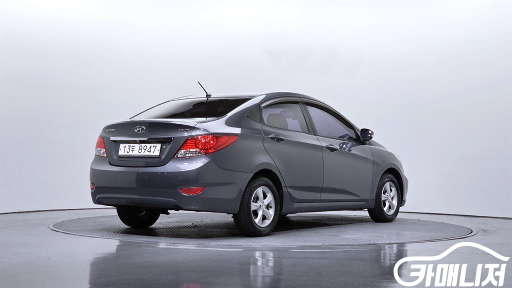 Hyundai Accent AccentFacelift 1.4VVT Premier thumbnail 2