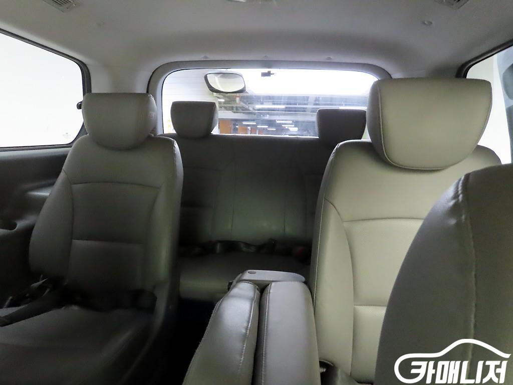 Hyundai Starex Grand Starex 11-Seater Wagon thumbnail 13