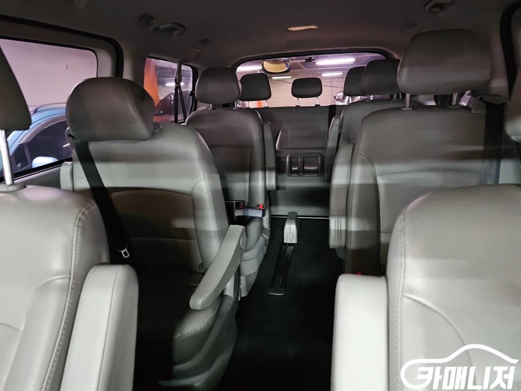 Hyundai Starex The New Grand Starex 2WD Urban 9-Seater thumbnail 17