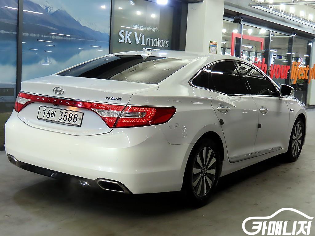 Hyundai Grandeur Grandeur HG Hybrid PREMIUM thumbnail 4