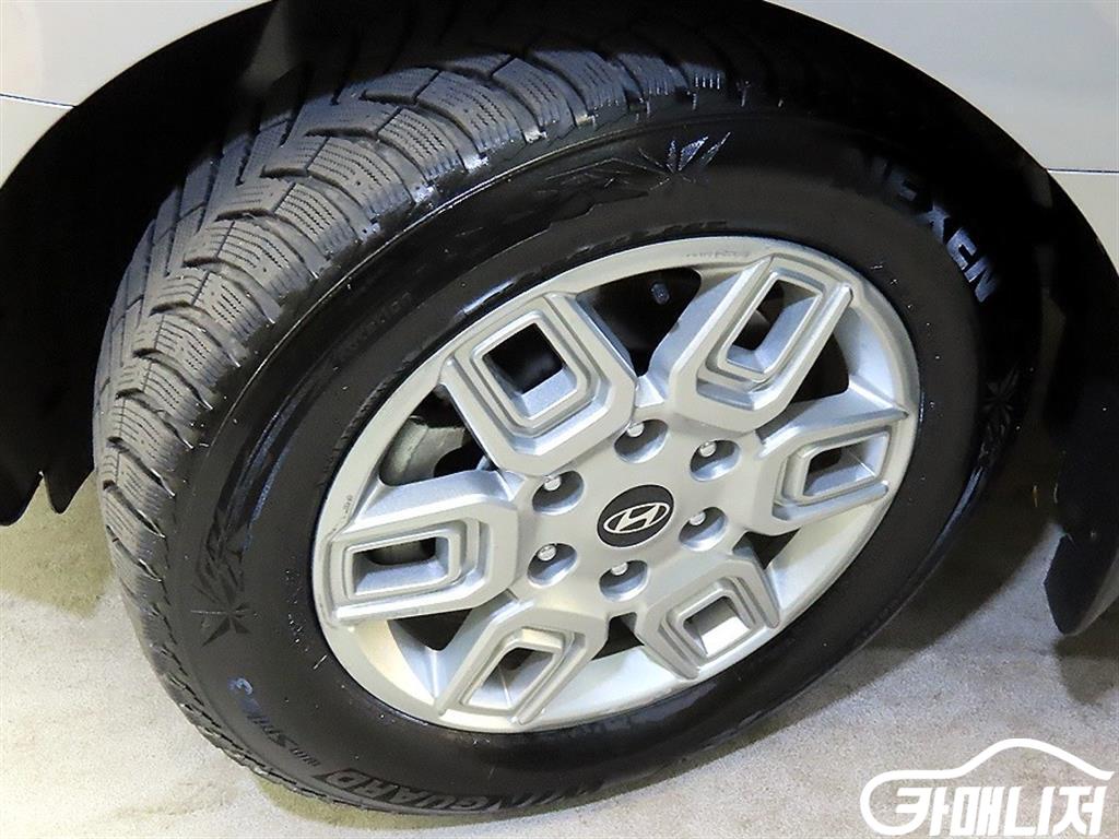 Hyundai Staria 2WD Diesel Tourer Modern thumbnail 20