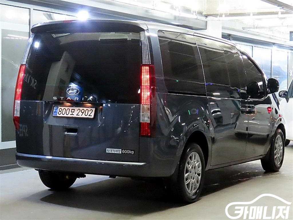 Hyundai Staria 2WD Diesel Cargo Modern thumbnail 4