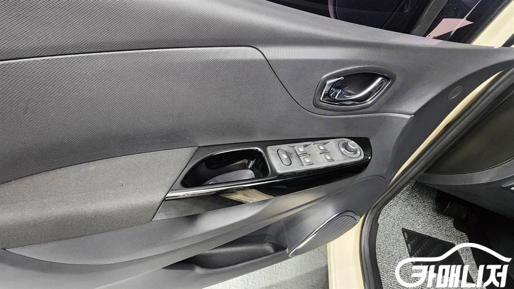 Renault Korea QM3 Diesel 1.5 RE thumbnail 6