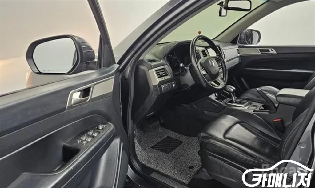 KG Mobility Rexton Rexton Sports 2WD Diesel 2.2 thumbnail 10