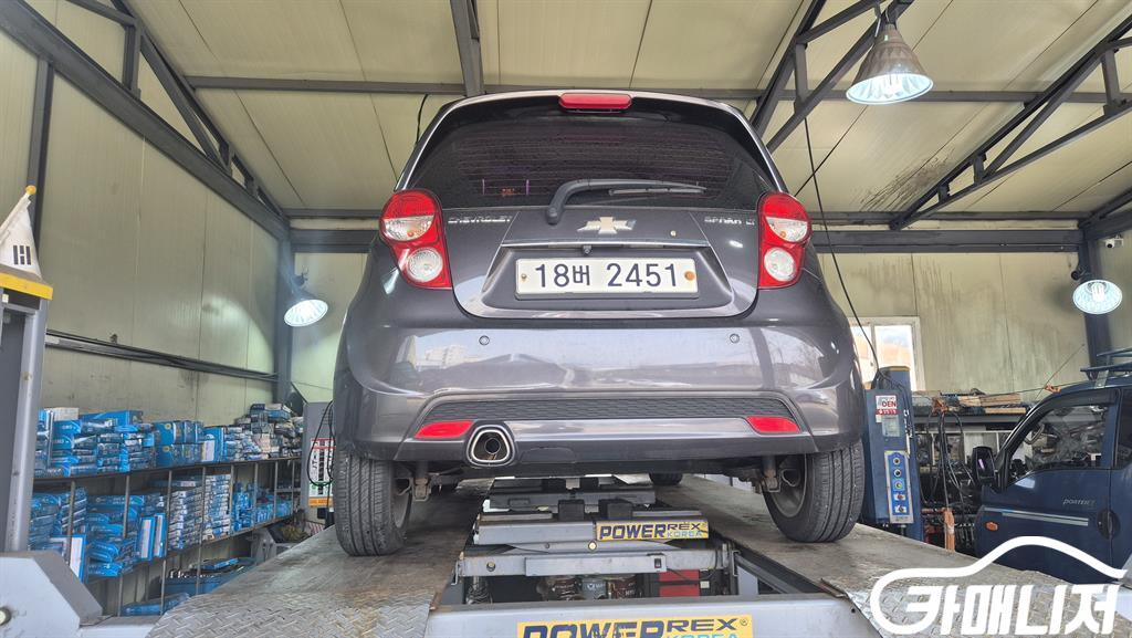 Chevrolet Spark LT thumbnail 20