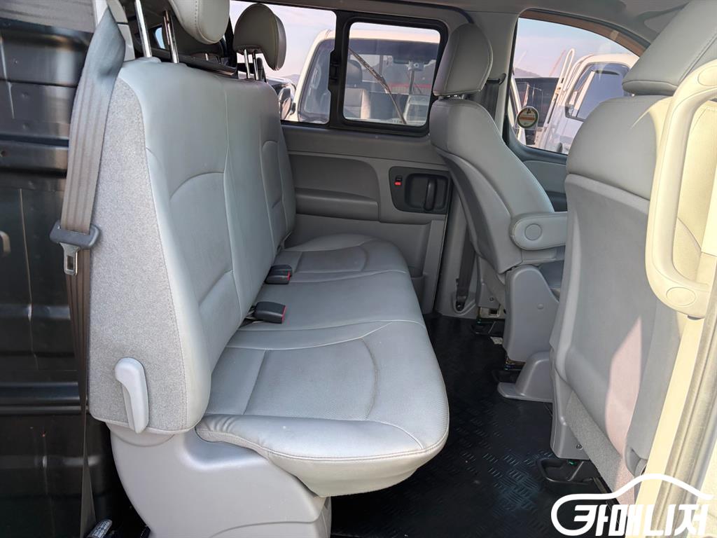 Hyundai Starex Grand Starex Van 5-Seater thumbnail 14