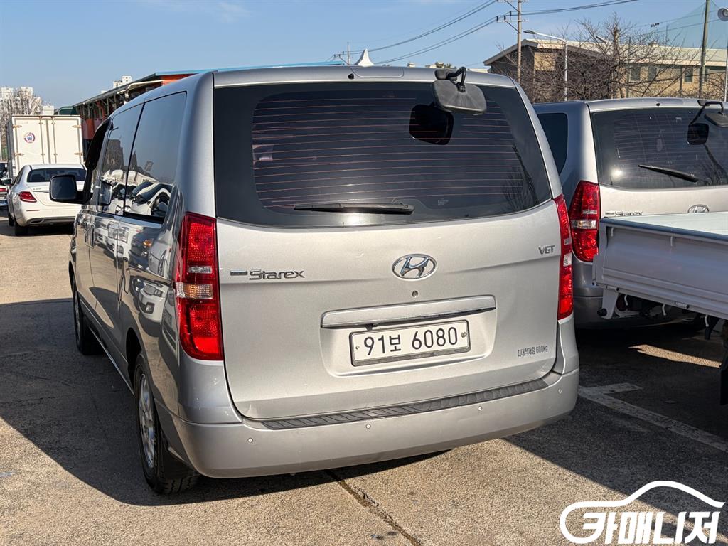 Hyundai Starex Grand Starex Van 5-Seater thumbnail 4