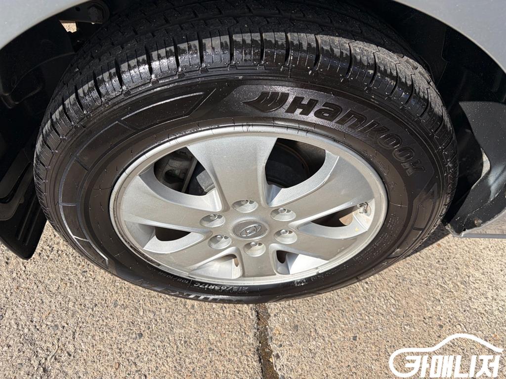 Hyundai Starex The New Grand Starex 2WD Wagon 12-Seater thumbnail 15