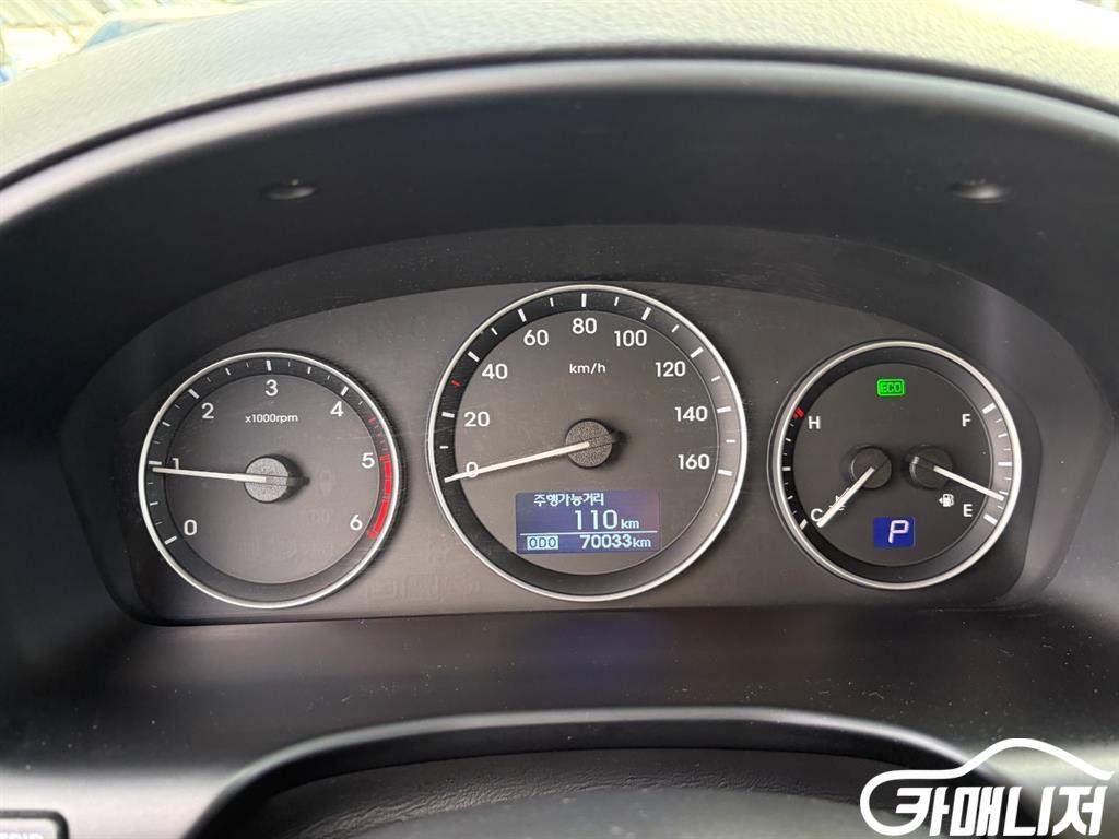 Hyundai Starex The New Grand Starex 2WD Wagon 12-Seater thumbnail 7