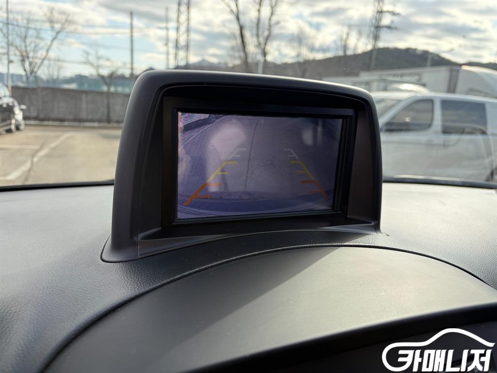 Hyundai Starex The New Grand Starex 2WD Wagon 12-Seater thumbnail 9