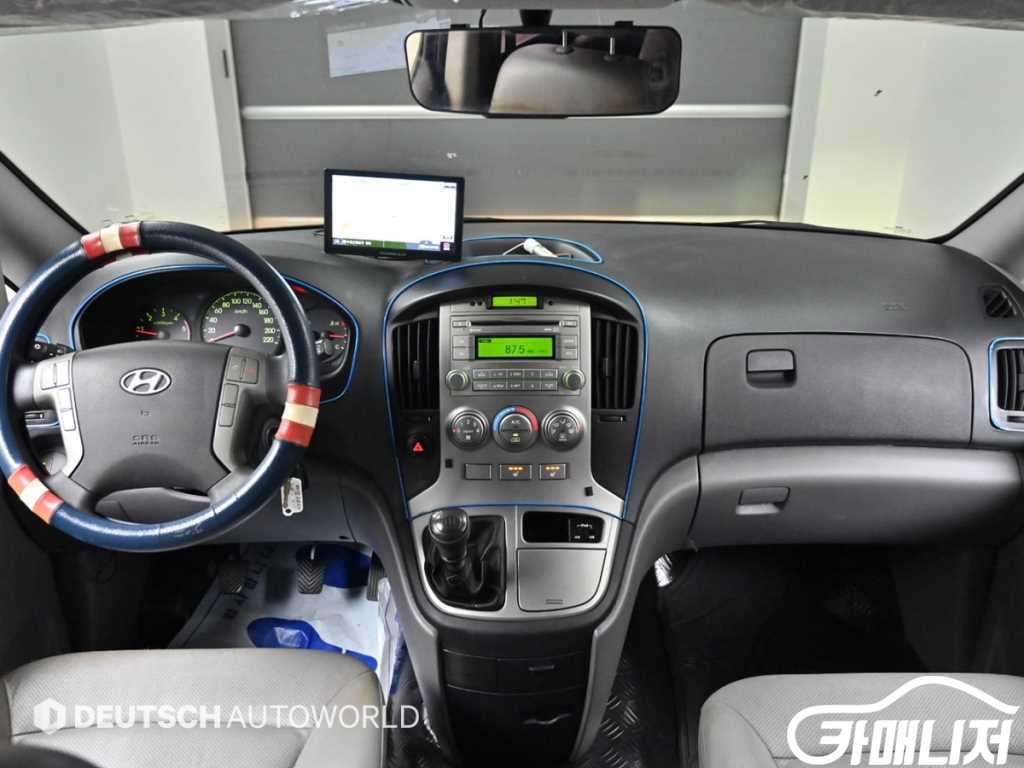 Hyundai Starex Grand Starex Van 5-Seater thumbnail 7