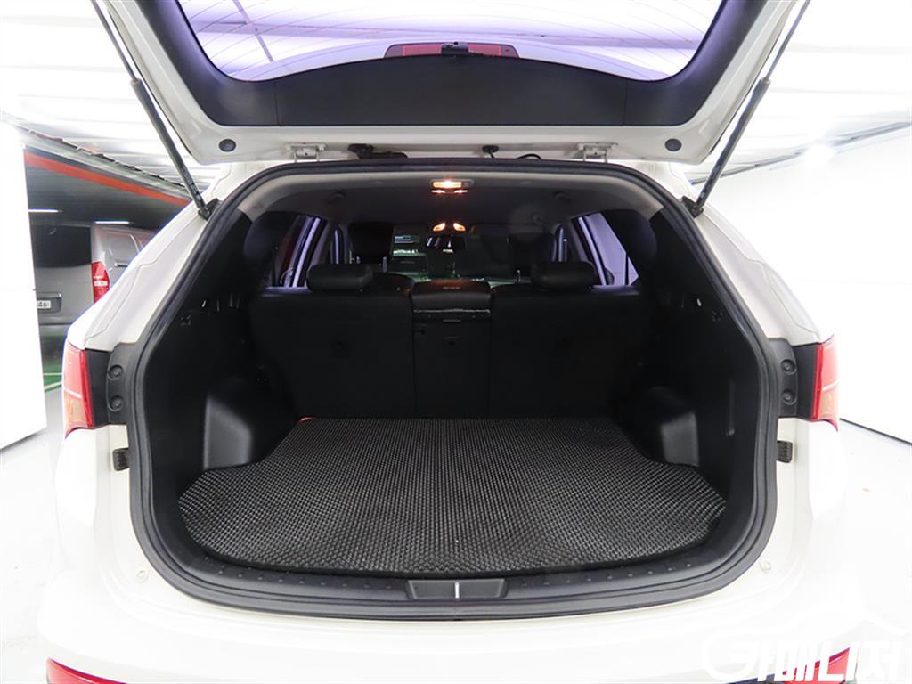 Hyundai Santa Fe Santa Fe DM Diesel 2WD 2.0 Exclusive thumbnail 18