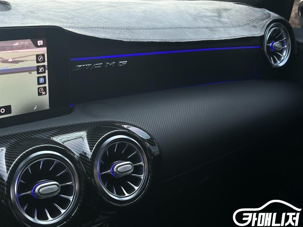 Mercedes-Benz A-Class A-Class W177 AMG A35 4MATIC Sedan thumbnail 11