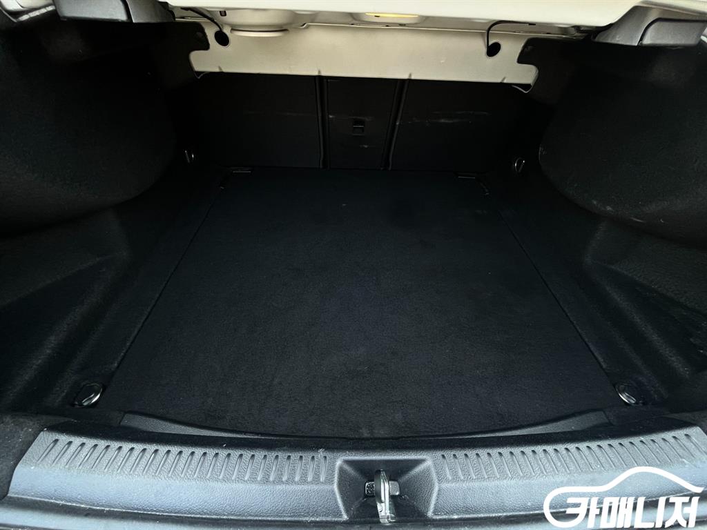 Mercedes-Benz A-Class A-Class W177 AMG A35 4MATIC Sedan thumbnail 18