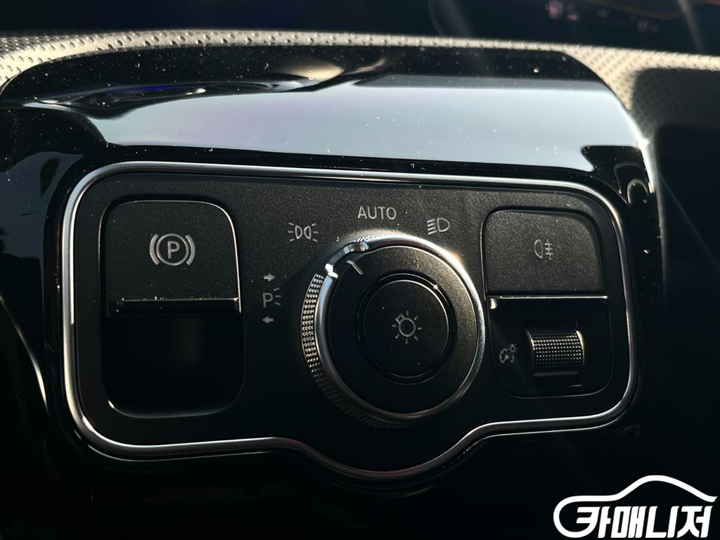 Mercedes-Benz A-Class A-Class W177 AMG A35 4MATIC Sedan thumbnail 5