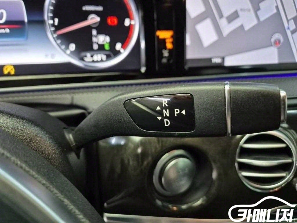 Mercedes-Benz S-Class S-Class-W222 S 350 d 4MATIC thumbnail 8