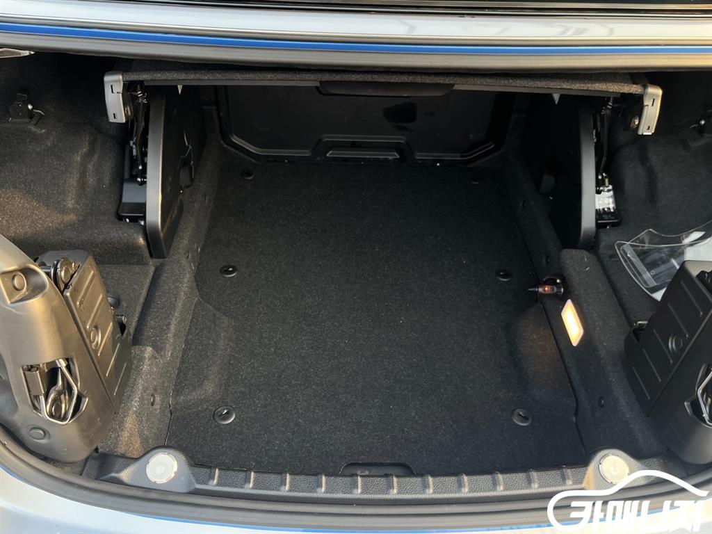 BMW 4 Series 428i Convertible M Sport thumbnail 16