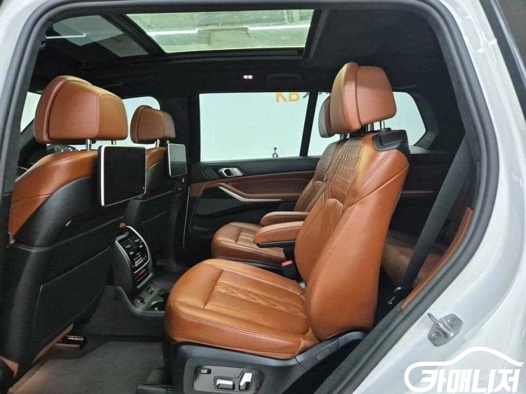 BMW X7 xDrive 40i M Sport thumbnail 12