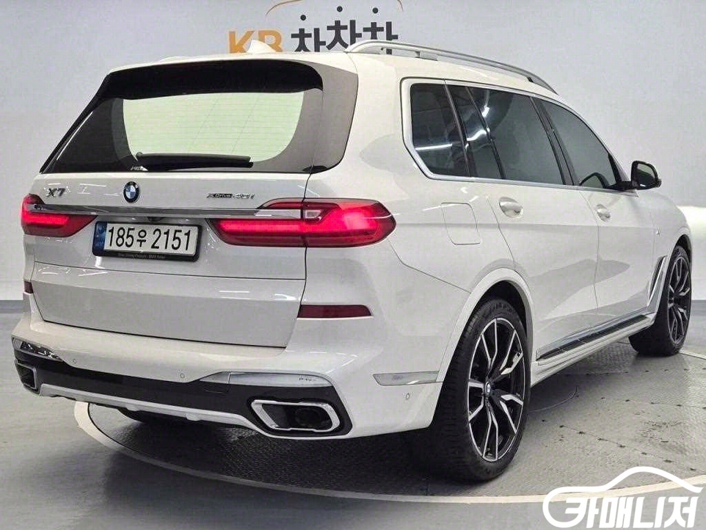 BMW X7 xDrive 40i M Sport thumbnail 3