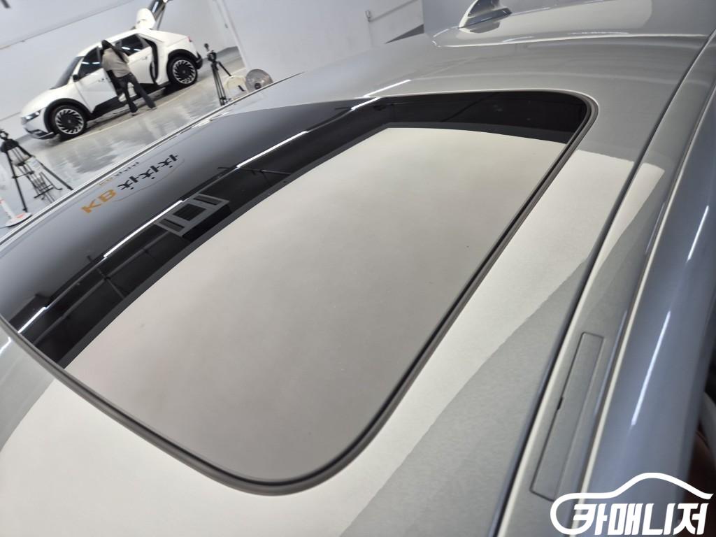 BMW 5 Series 520i thumbnail 13