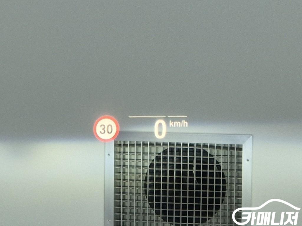 BMW 5 Series 520i thumbnail 17