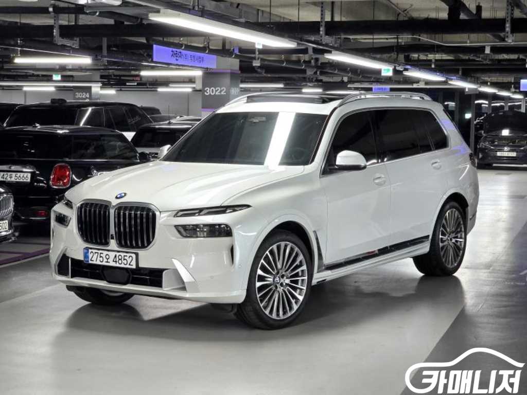 BMW X7 xDrive 40i Design Pure Ekselreonseu 7-Seater